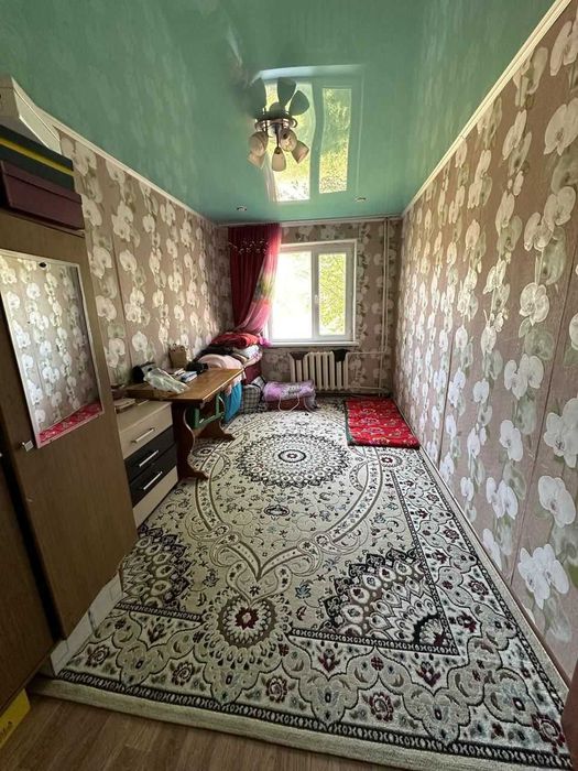 продается 2 ком квартира район Маметова