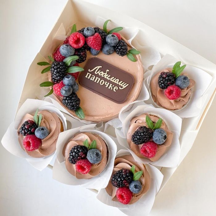 Набор бенто и капкейки