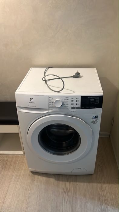 Продам стиральную машину