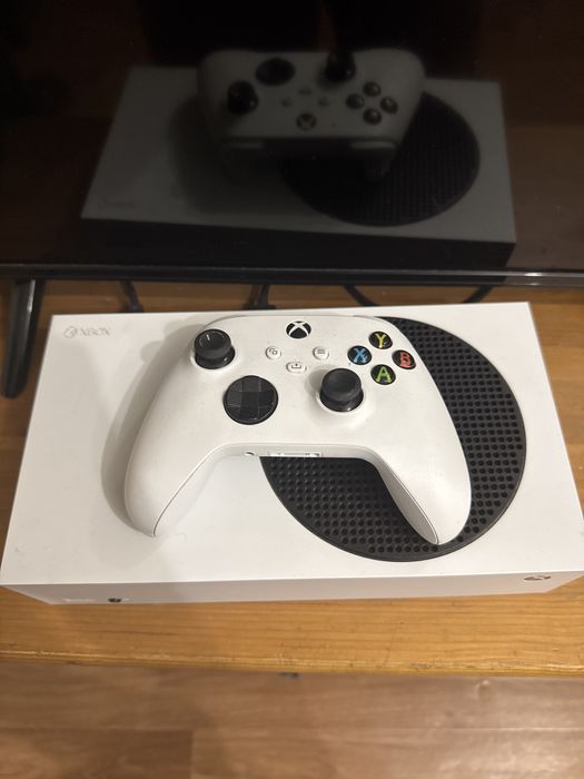 Продам Xbox Series S