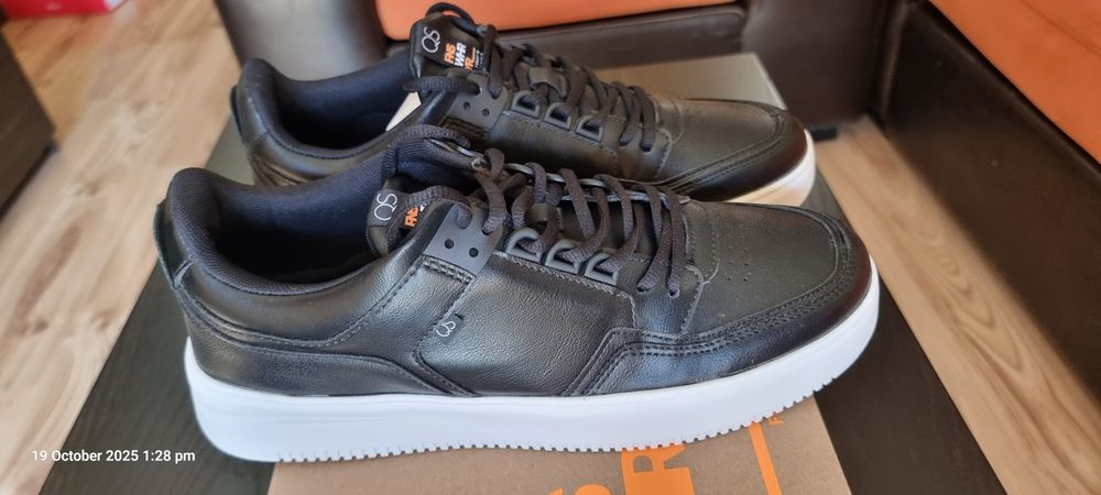 QS сникърси 43 черни нови