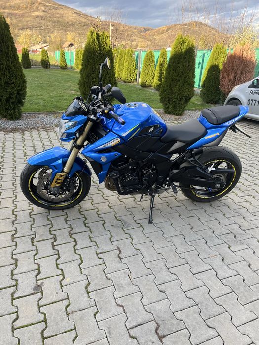 Suzuki gsr 750 ! An 2016 . 18728 km