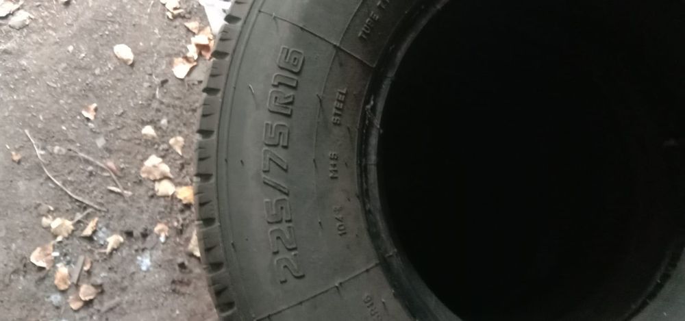 Продам резину на УАЗ