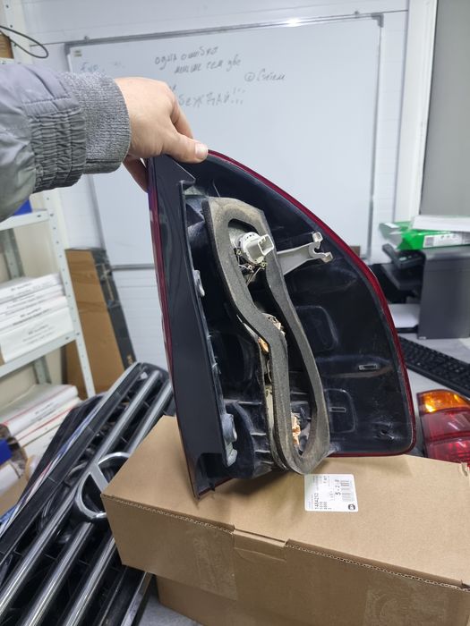 Фонарь задний  / Lexus GX470 оригинал