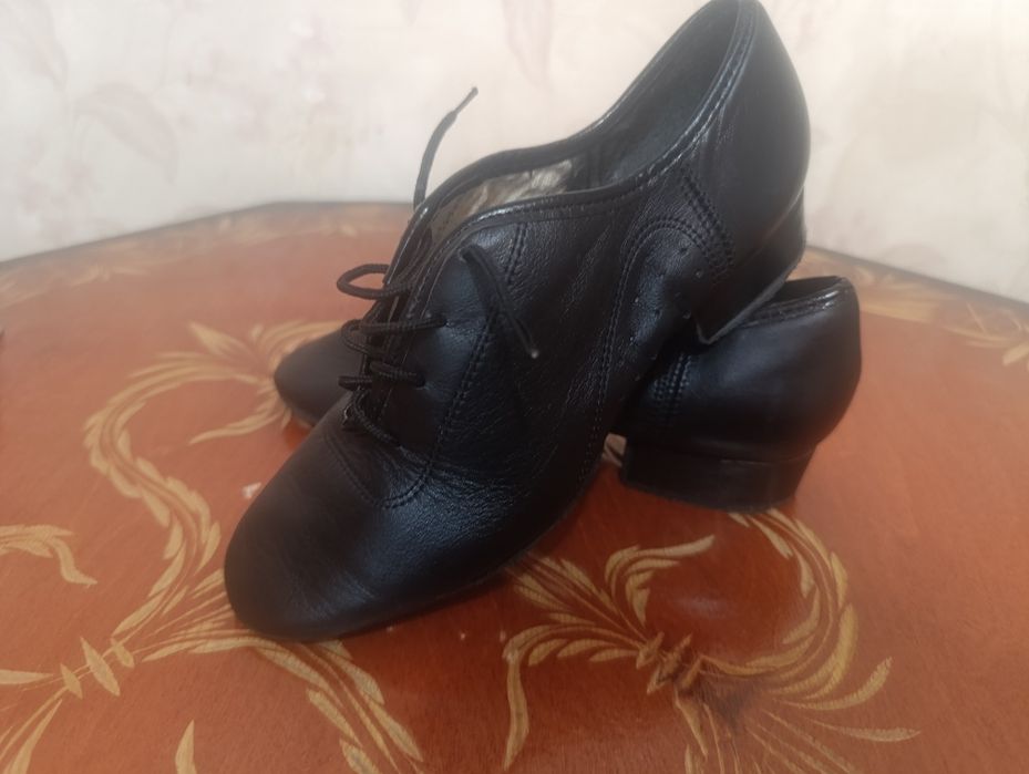 Продам туфли для бальных танцев(мальчик)