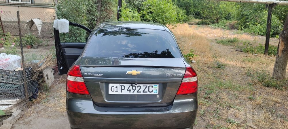 Продам нексия 3 не битая родная каска