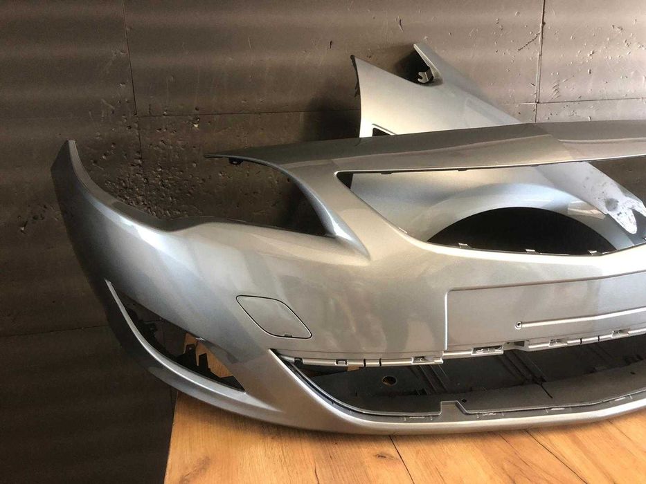 Bara & Aripa Fata Dreapta Opel Astra J 2009-2012 (Z179 (Gri))