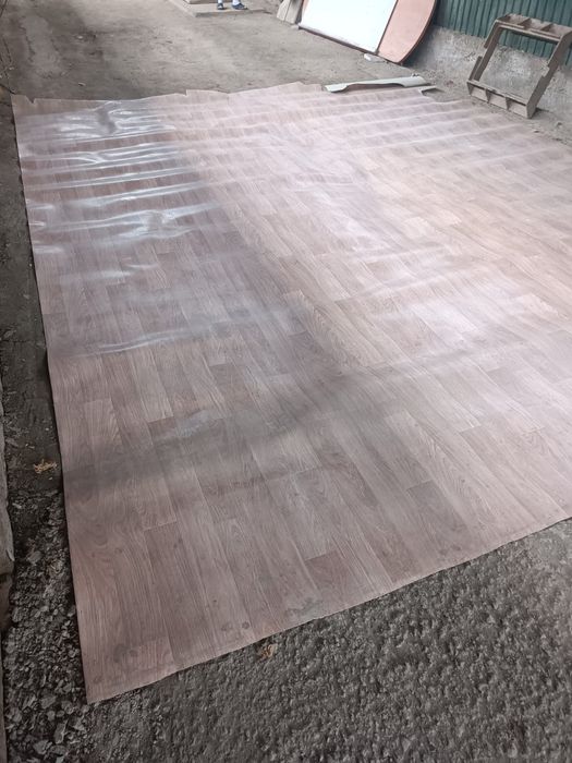 Продам 2 линолеума в хорошем состоянии