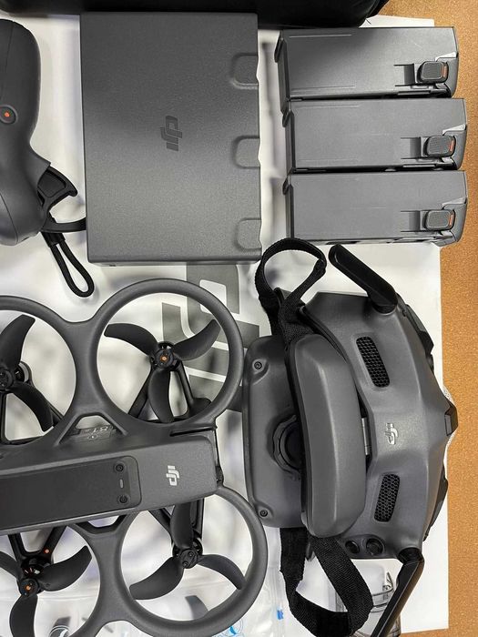 DJI Avata 2 FPV Fly More Combo - Utilizat, Funcțional