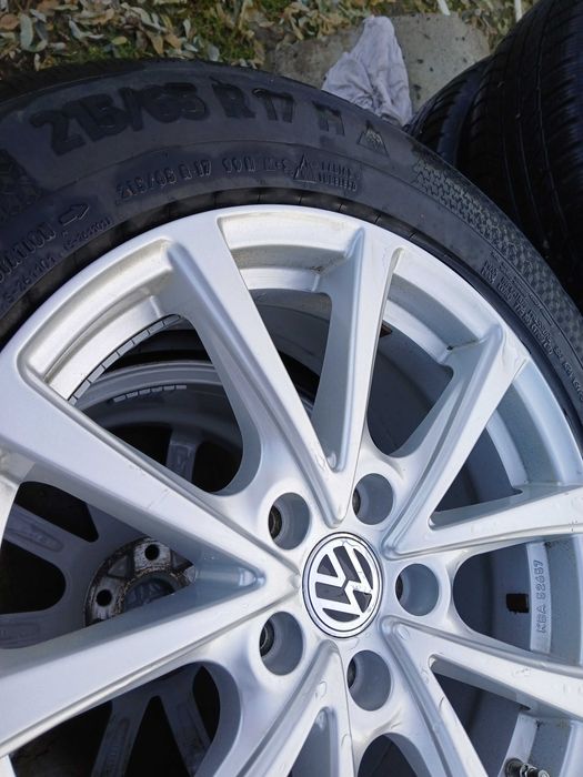 Vând set de jante cu anvelope Volkswagen 215/65 R 17 H iarna-vara