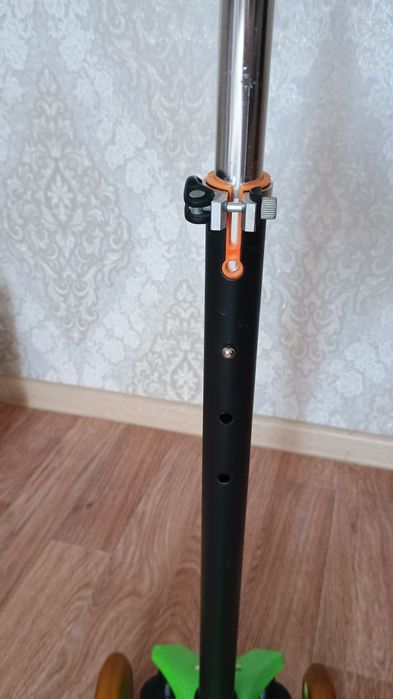 Продам самокат детский.Не маленький.6000 тг