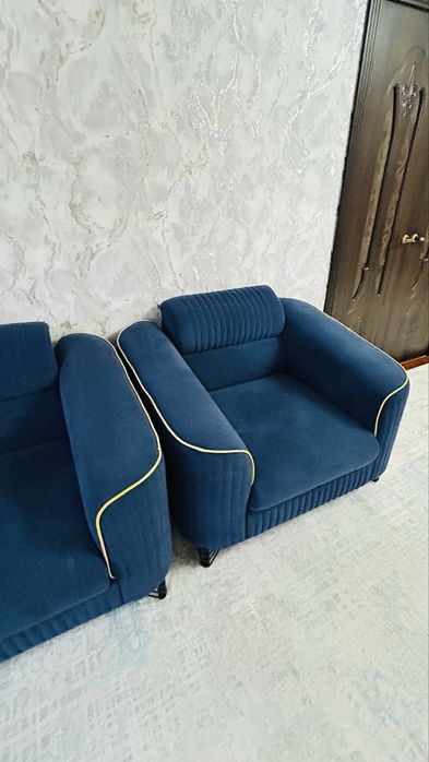 Диван сатылады..