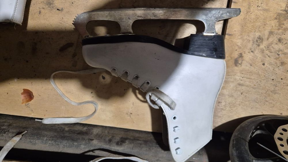 Коньки для девочки 31 р-р