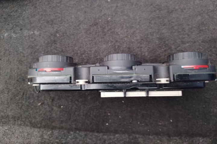 Comanda AC Volkswagen VW Touran prima generatie (facelift)