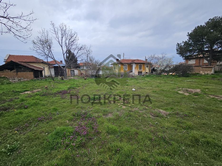 Къща в Пловдив, област-с.Чоба площ 234 цена 35000