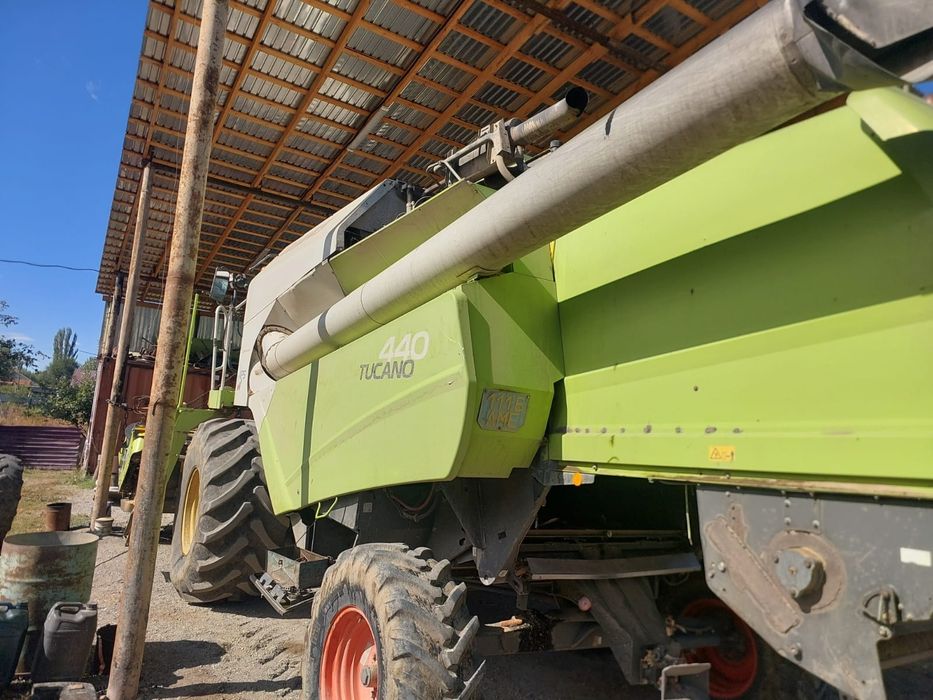 Комбайн Claas TUCANO 440
