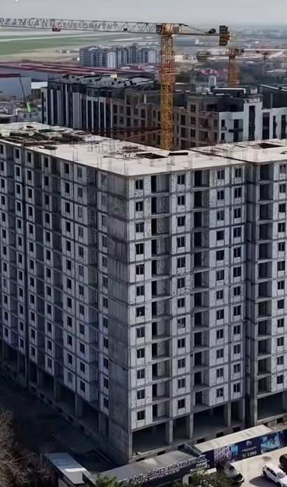 Новостройка 1(2)  без ремонта. Рядом с метро Яшнобад