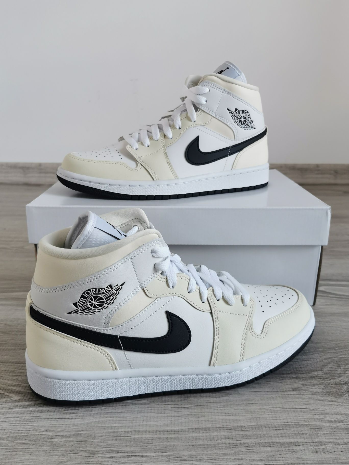 Jordan 1 mid Coconut Milk 40 si 44 Suceava OLX.ro