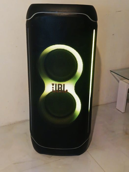 Inchiriez Boxa JBL partibox 1100 Ultimate