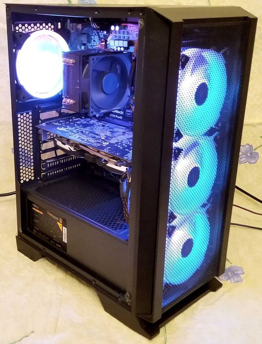 PC Gaming I5 7600K, MSI RX 580/8GB, 16GB, SSD Kingston 480GB+HDD WD 750GB, Segotep 4xaRGB Sticla