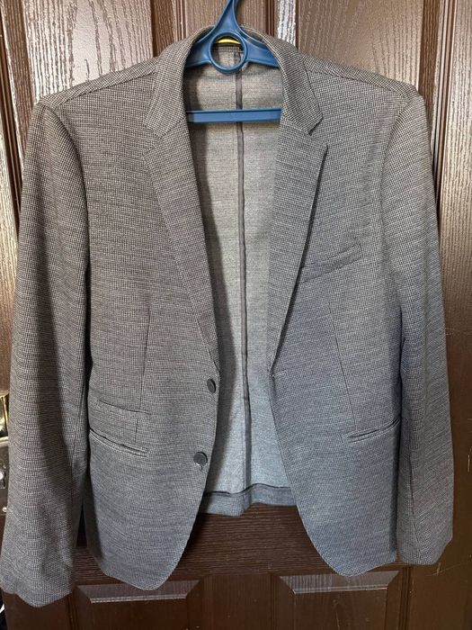 Продаётся отличный пиджак