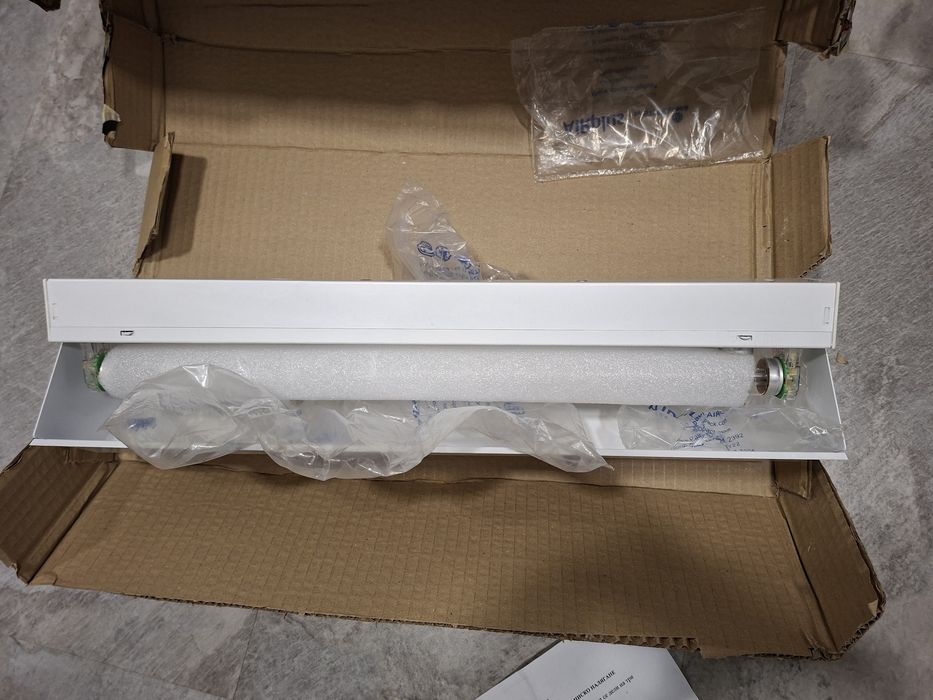 Чисто нова бактерицидна лампа