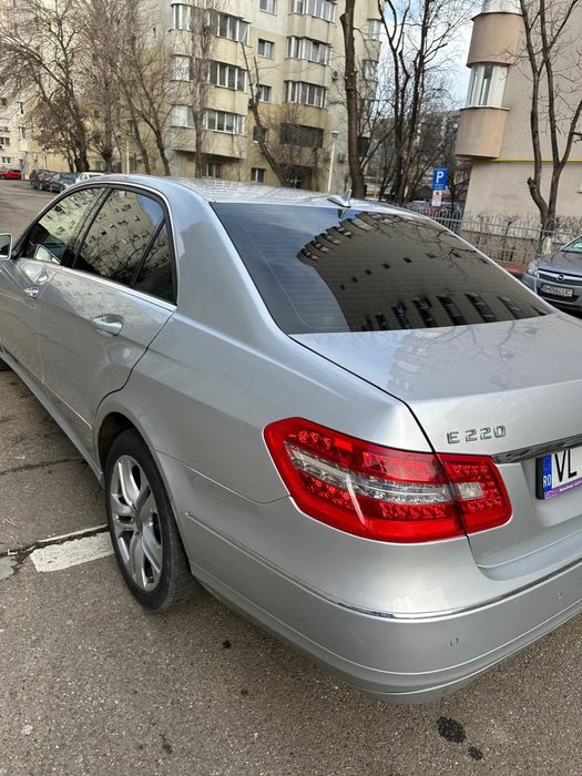 MERCEDES-BENZ E-Class 0 — imagine 5
