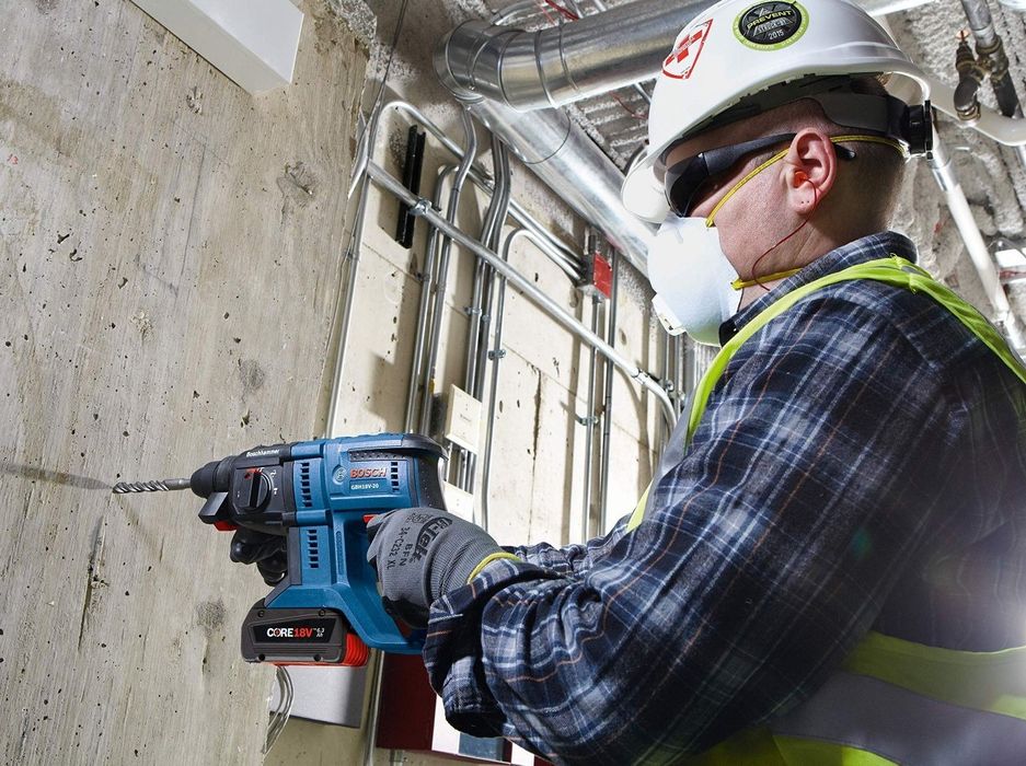 Bosch перфоратор набор трёхрежимный