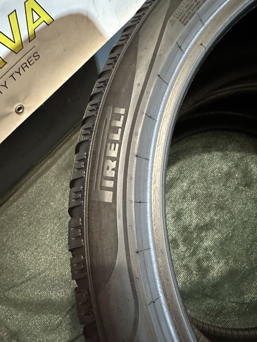 255/40 R21 102V XL - Pirelli Winter 2 Scorpion M+S Oferta