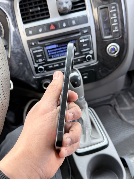 Продам 15 айфон Срочно!