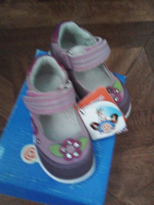 Продам кожанные туфельки для девочек