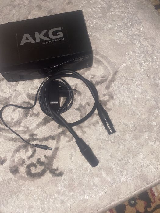 Vand riciver AKG  PW45 stare foarte buna folosit 2 luni de zile personalizat cu numele meu daca se gaseste un cosmin e perfect pret 500 ron negociabil