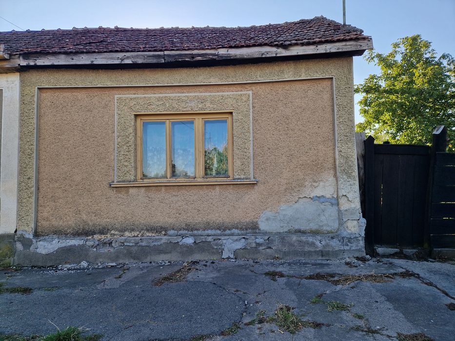 Casa de vanzare si teren