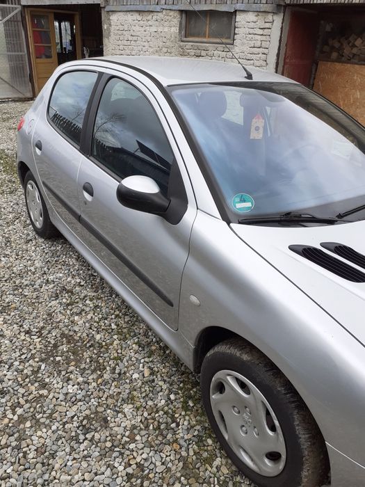PEUGEOT 206
