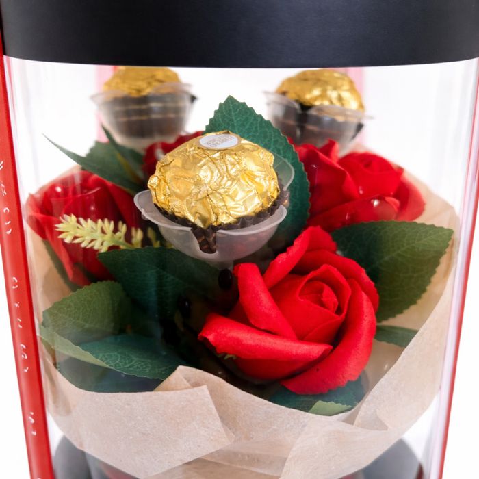 Уникален бутет за 8 март с рози ,бонбони,лалета, фрезия, божур и др.