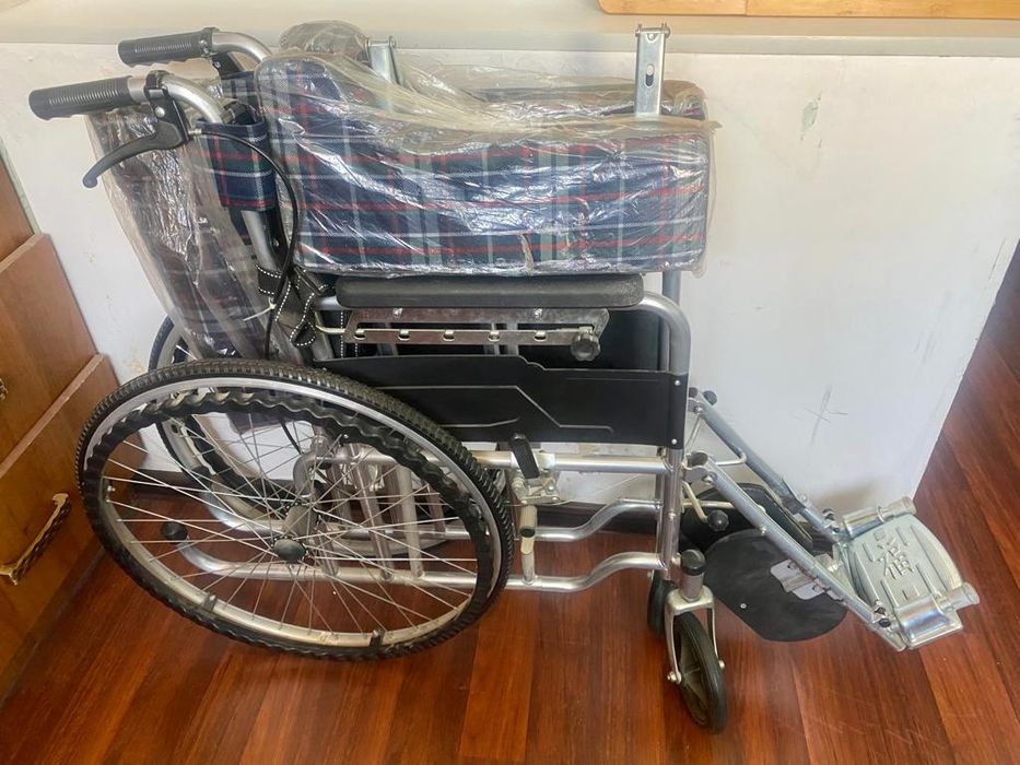 Инвалидная коляска, новая