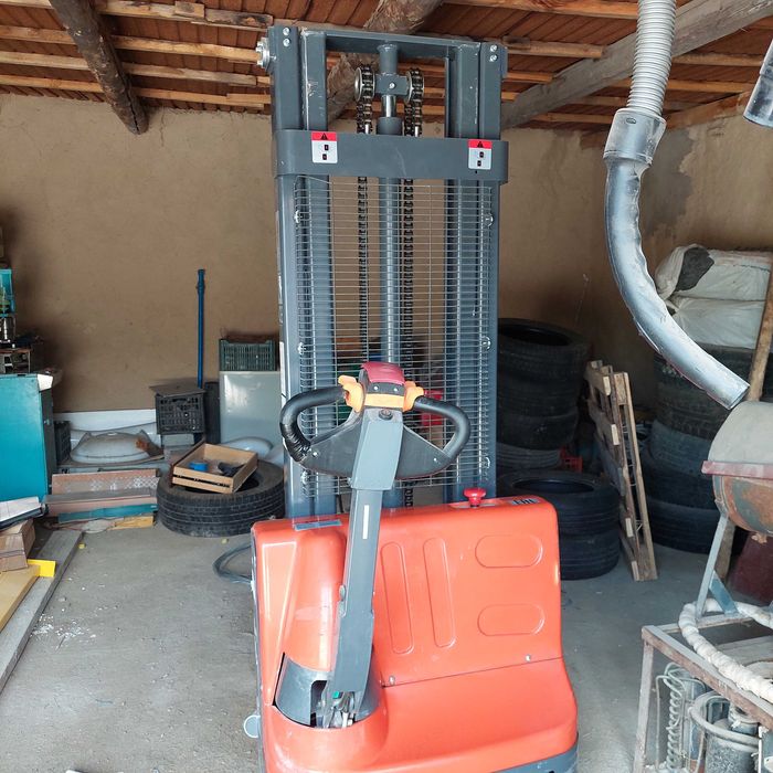 Электрический штабелер