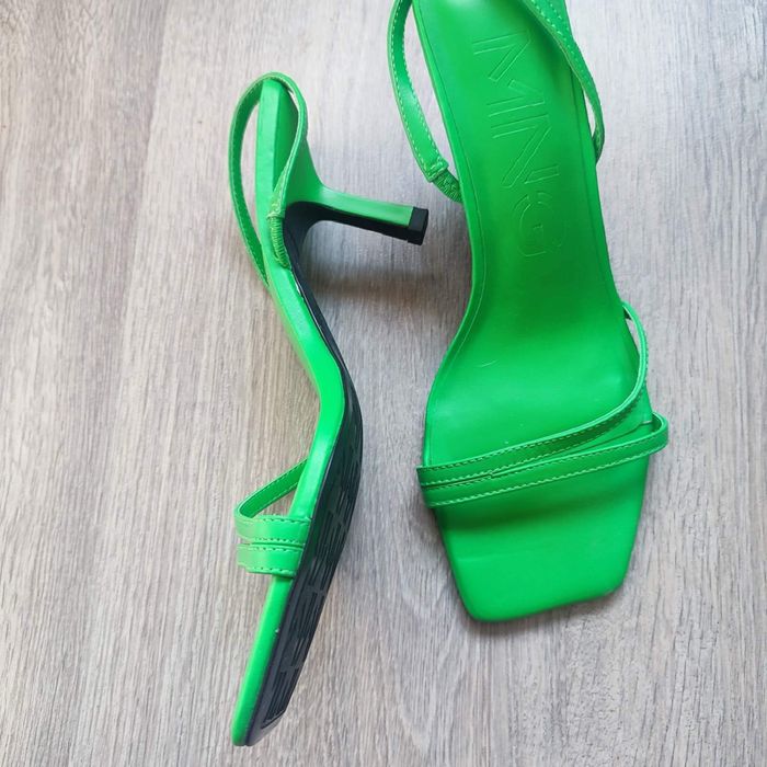 Дамски сандали и обувки Mango