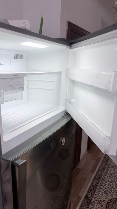 Холодильник в отличном состояний