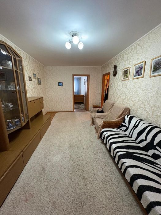 Продам 2 комн квартиру район Уюта