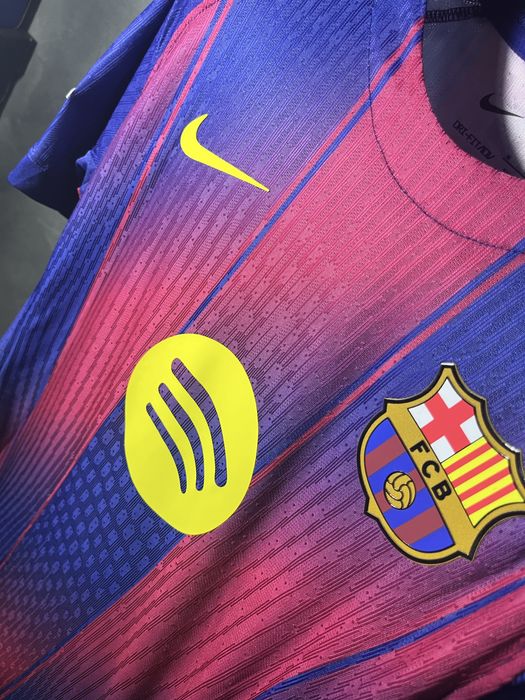 Футболна тениска на Барселона сезон 25/26