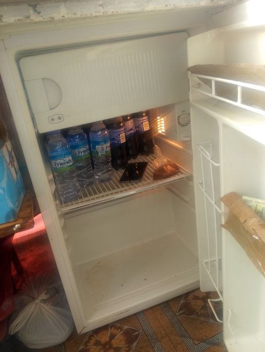 Mini xaladelnik sotiladi srochna xolati yaxshi kichkina j