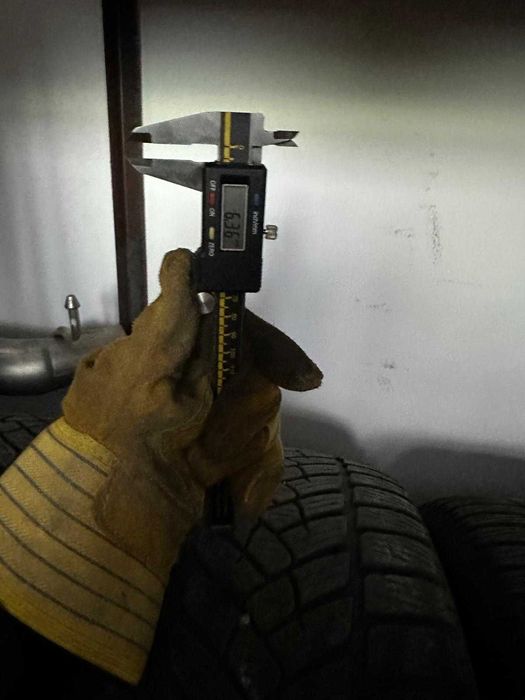 235 50 R18 anvelope de iarna FULDA+ jante Volvo V60 CC, aproape noi