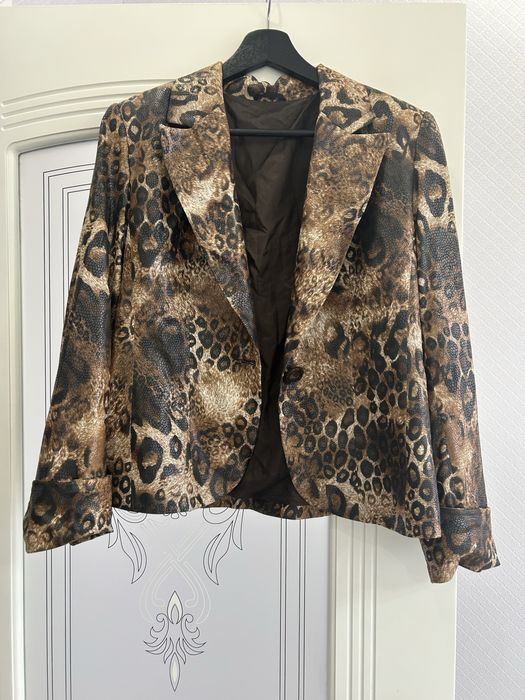 Продаю пиджак женский