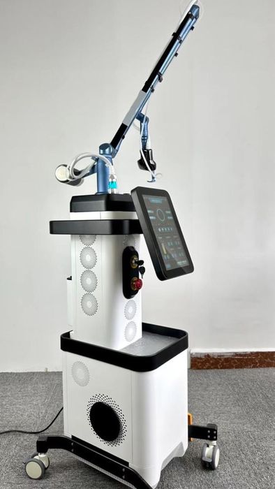 Фракционный Лазер аппарат Со2 Фемто дермо 70ватт