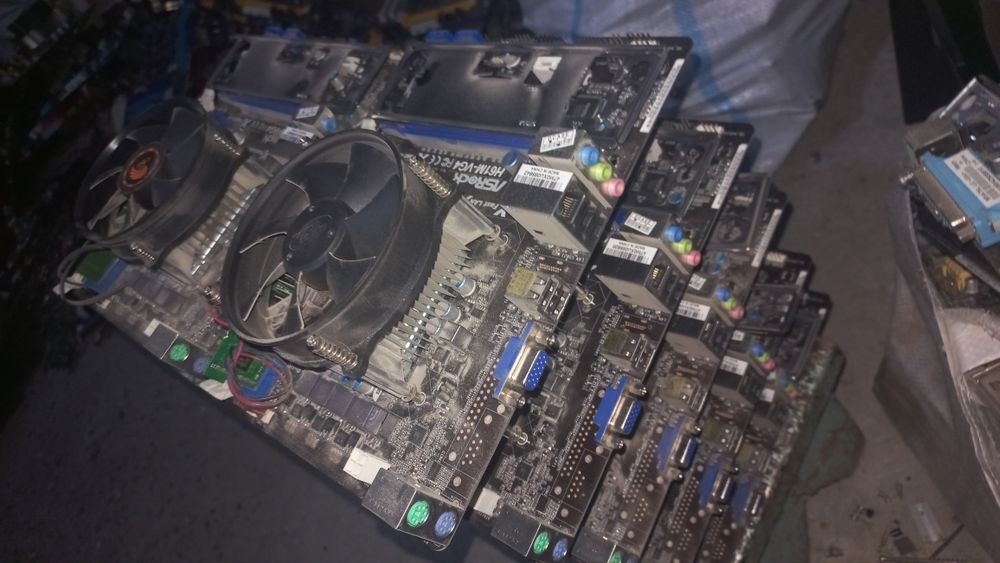 H 61 va H 81 platalar sotiladi kolechstva bor