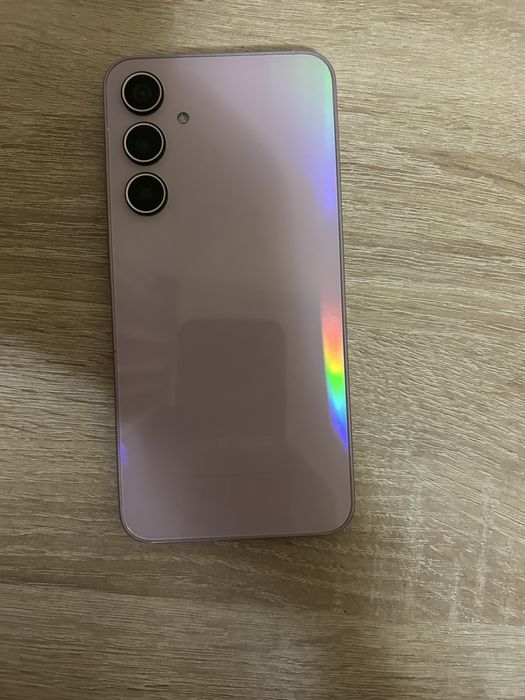 Телефон Самсунг А35