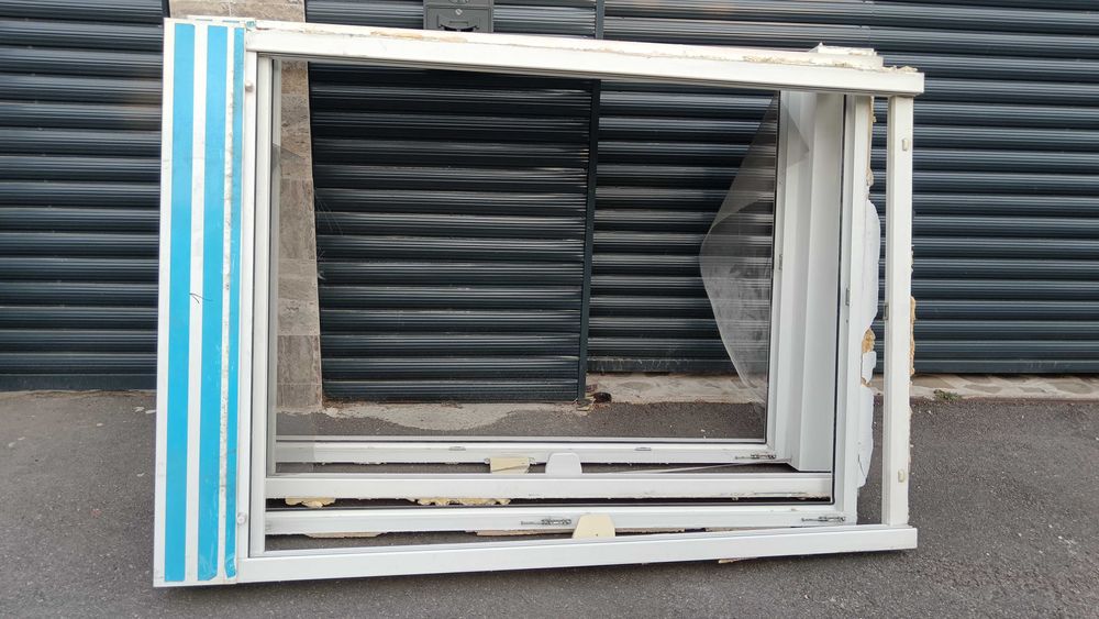 Uși PVC Rehau in 2 canate cu rulou