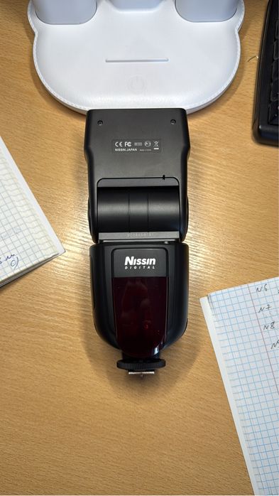 Продам вспышку Nissin Di700