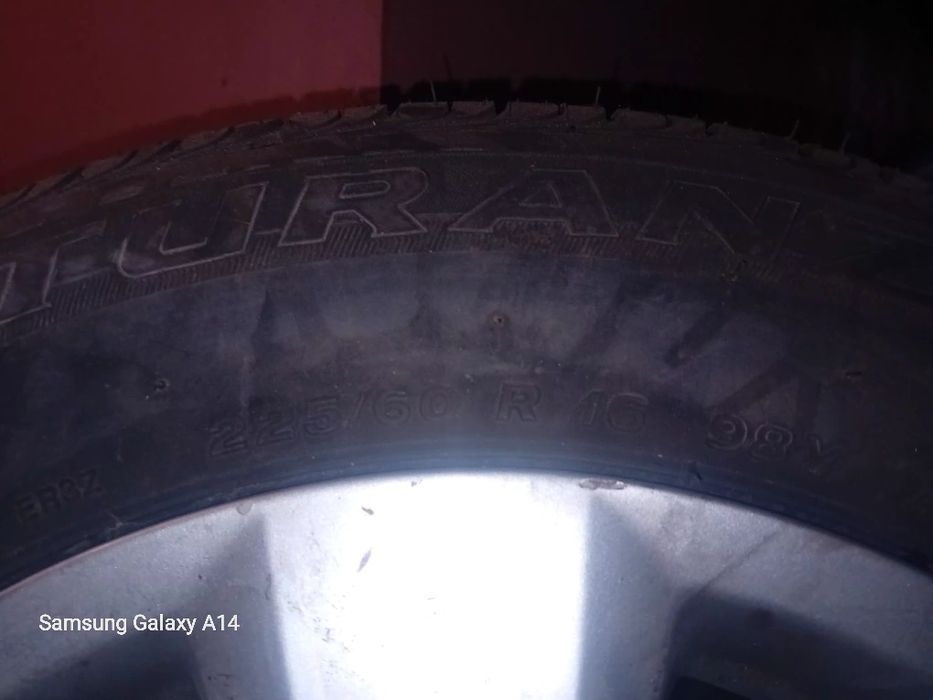 Vand jante cu cauciucuri